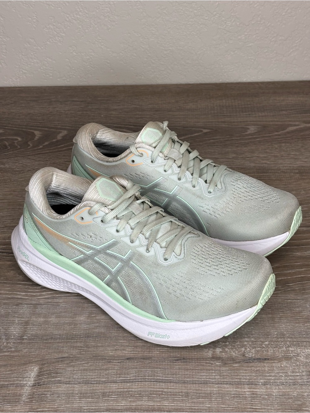 ASICS Gel Kayano 30 Women's Size 7 Pale Mint Running Shoes